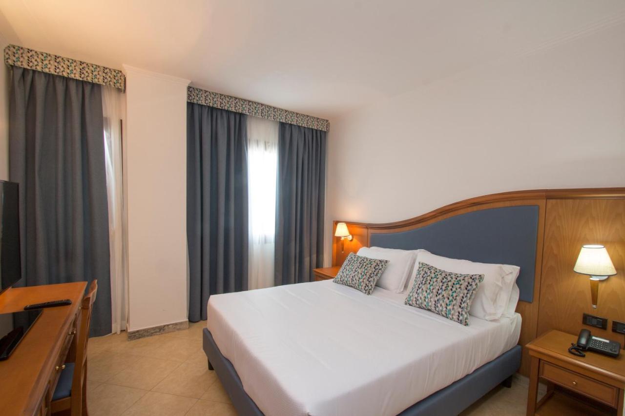 Hotel Centrale Sabaudia Εξωτερικό φωτογραφία