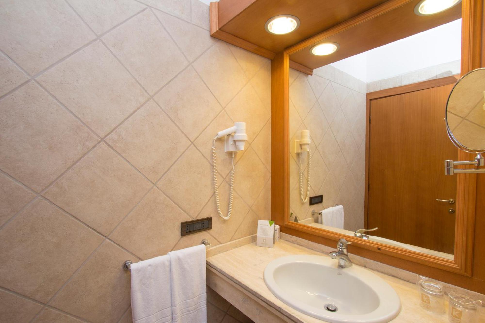 Hotel Centrale Sabaudia Εξωτερικό φωτογραφία