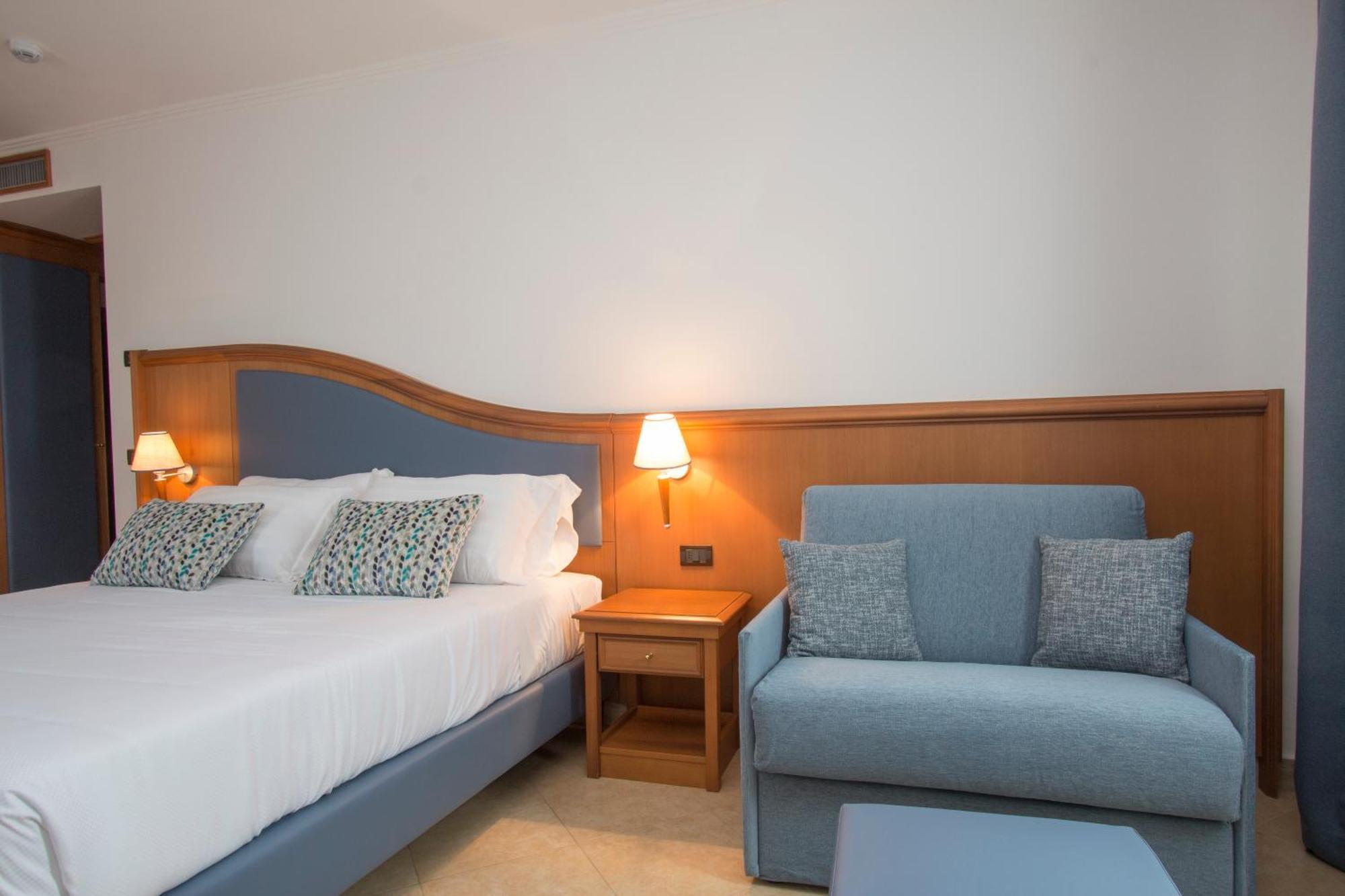 Hotel Centrale Sabaudia Εξωτερικό φωτογραφία